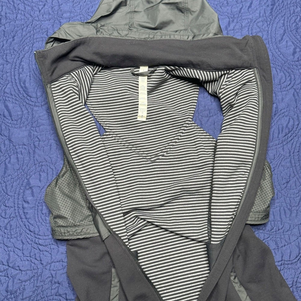 Lululemon‎ Kanto Catch Me Hooded Vest Jacket Women's 6 Black Gray Zip Pockets - Picture 3 of 8